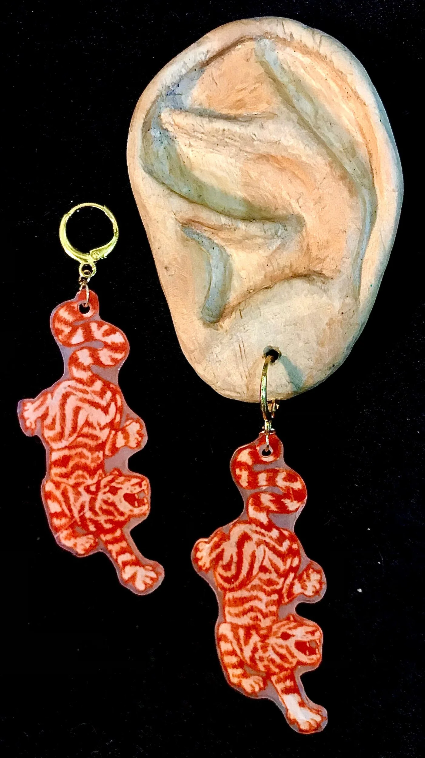 DCBA6330-432B-489C-937C-763B126FDD10