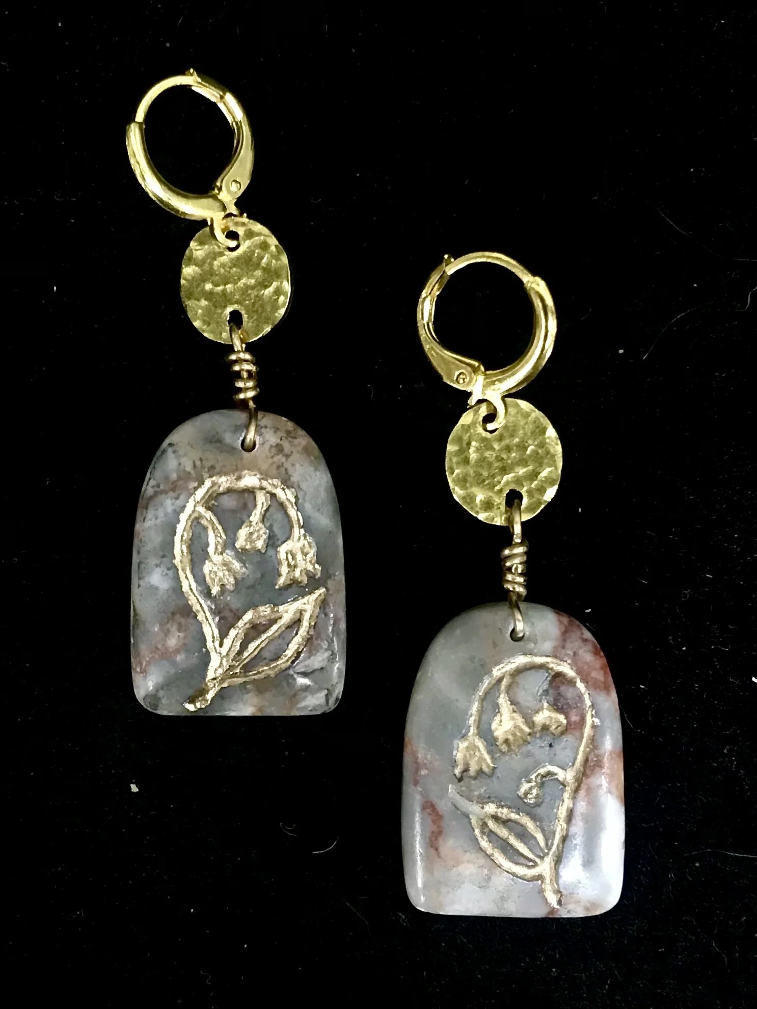 8522D266-23F2-40E5-B652-35FC5453C875