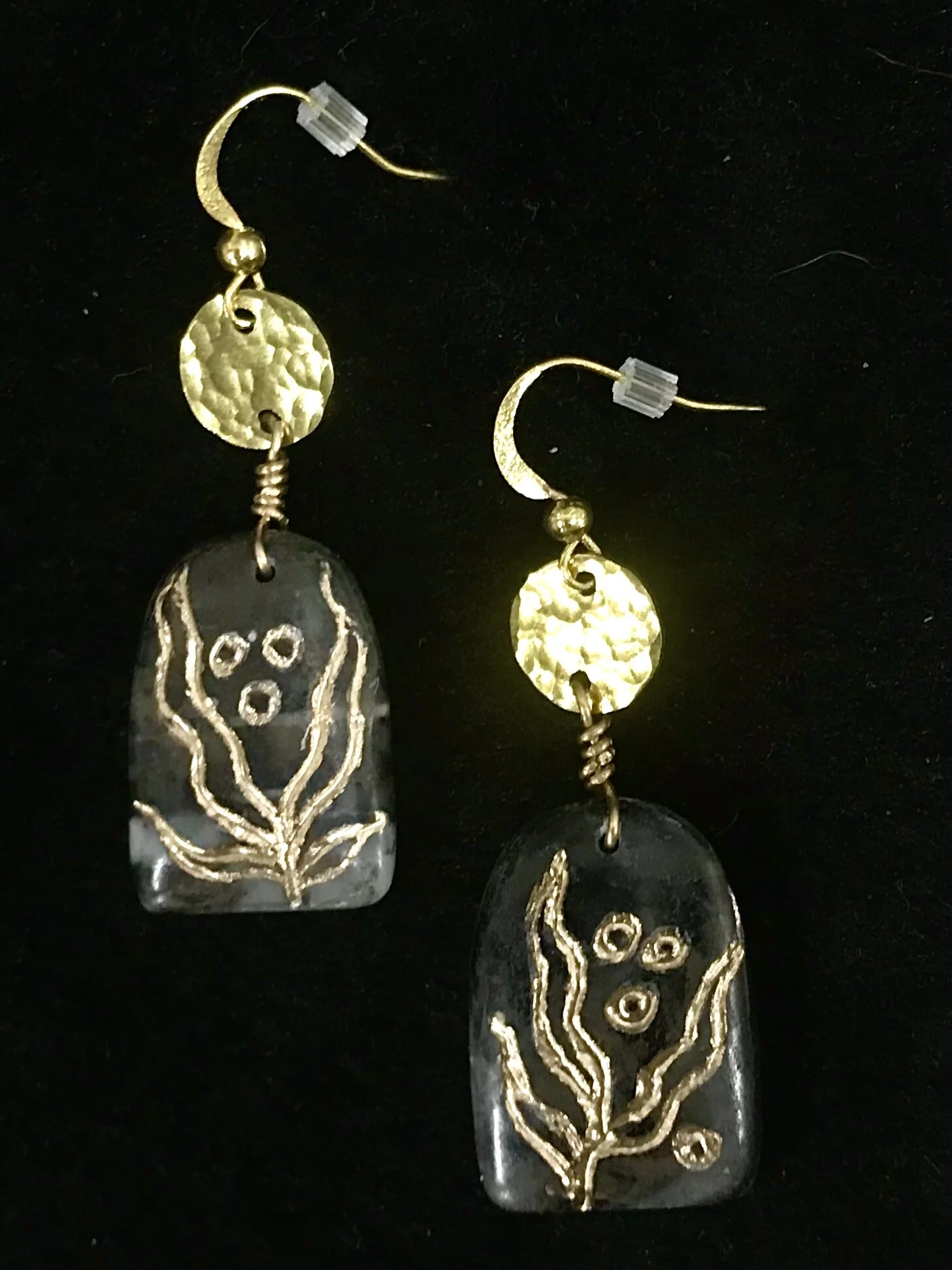 6884D038-3CEB-4D12-B74B-6125C0C6270E