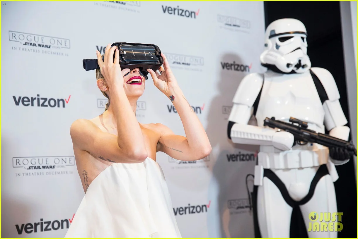   FIRST LOOK ROGUE ONE: RECON - A STAR WARS 360 EXPERIENCE   Jaime King and Star Wars fans got a first look at Rogue One: Recon at the Verizon store in Santa Monica, CA. As part of their collaboration with Rogue One, Verizon was the first to provide 