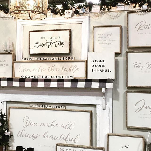 All ready for tomorrow&rsquo;s Christmas open house at Painted Tree Marketplace Franklin.  Everything is so festive.  Check it out from 10-8.  #christmasisintheair #shopping #christmasopenhouse #paintedtreemarketplacefranklin #lifehappensaroundthetab