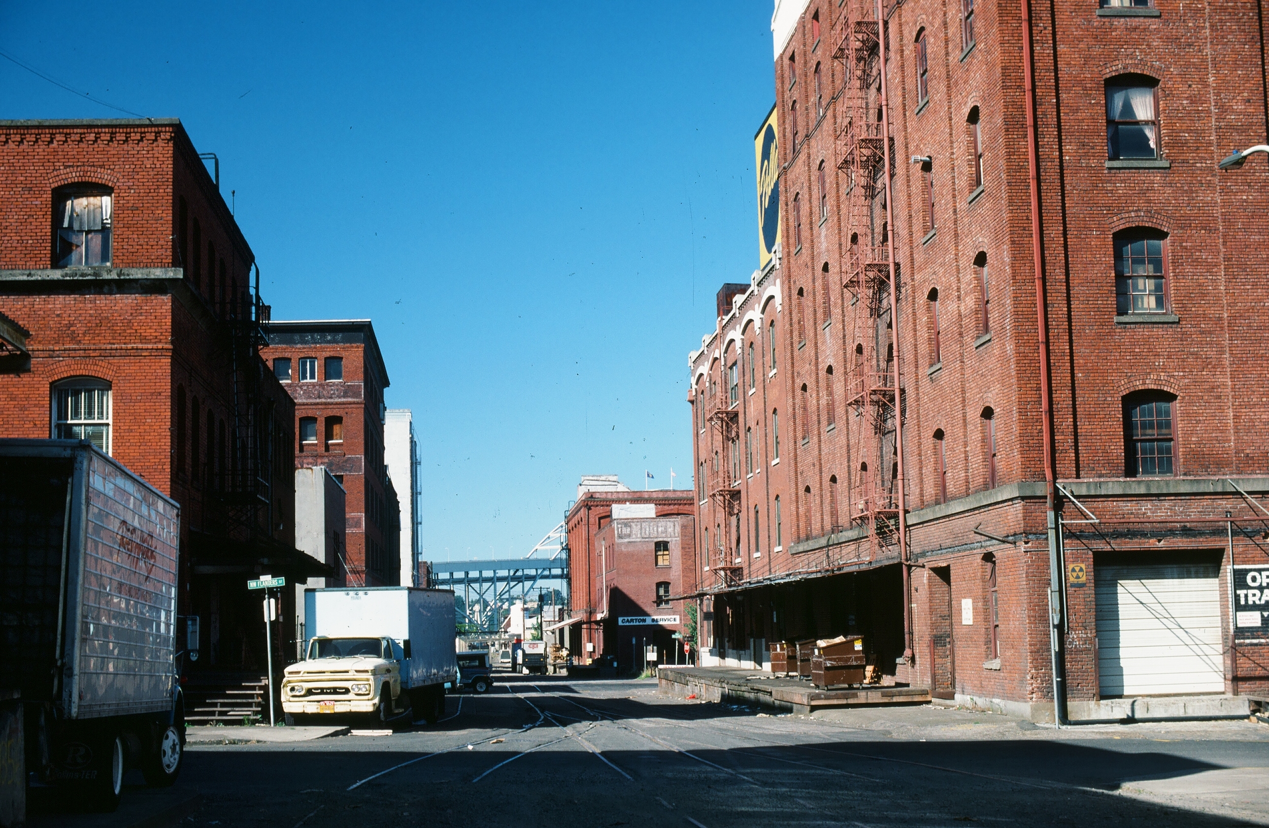  By the 1980s, the developers had discovered its potential. &nbsp;An existing collection of empty or underutilized warehouses was turned into commercial and residential loft spaces. &nbsp;An existing viaduct—the Lovejoy Ramp—was a physical barrier to