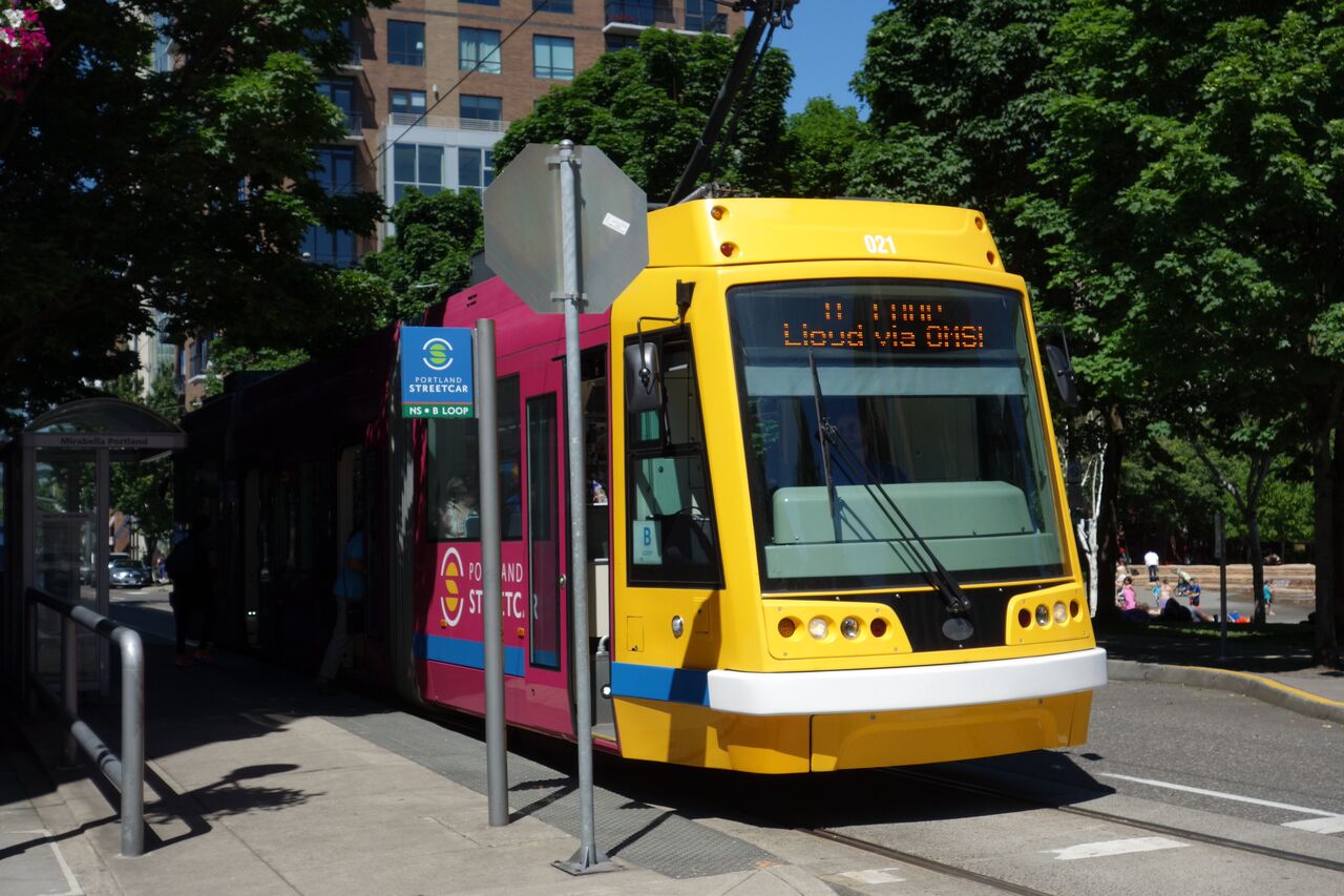  The early incorporation of a streetcar program in the Pearl District became a catalyst for development.&nbsp; Expansion of the streetcar system now connects the Pearl to other urban neighborhoods and downtown Portland State University. 