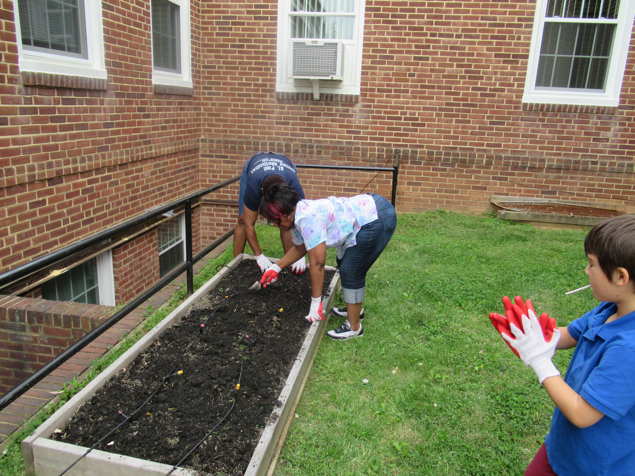 Earth Day Comm. St. Paul UMC Apr29 2017 (21).JPG