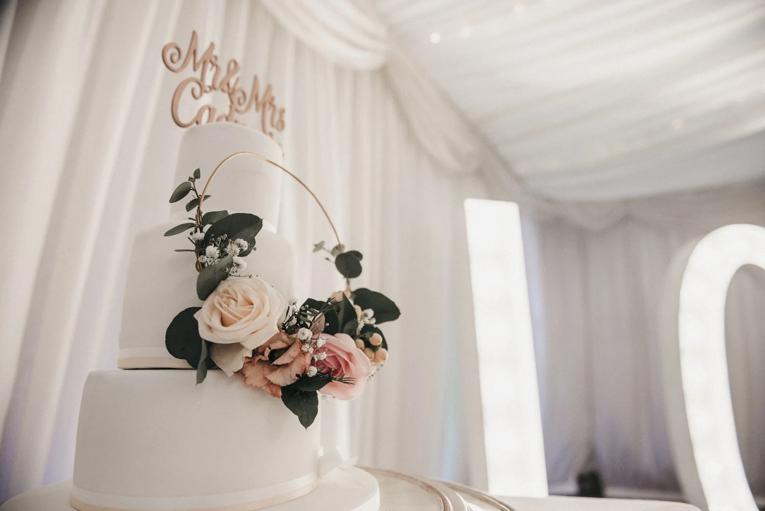 Mr and Mrs wedding cake