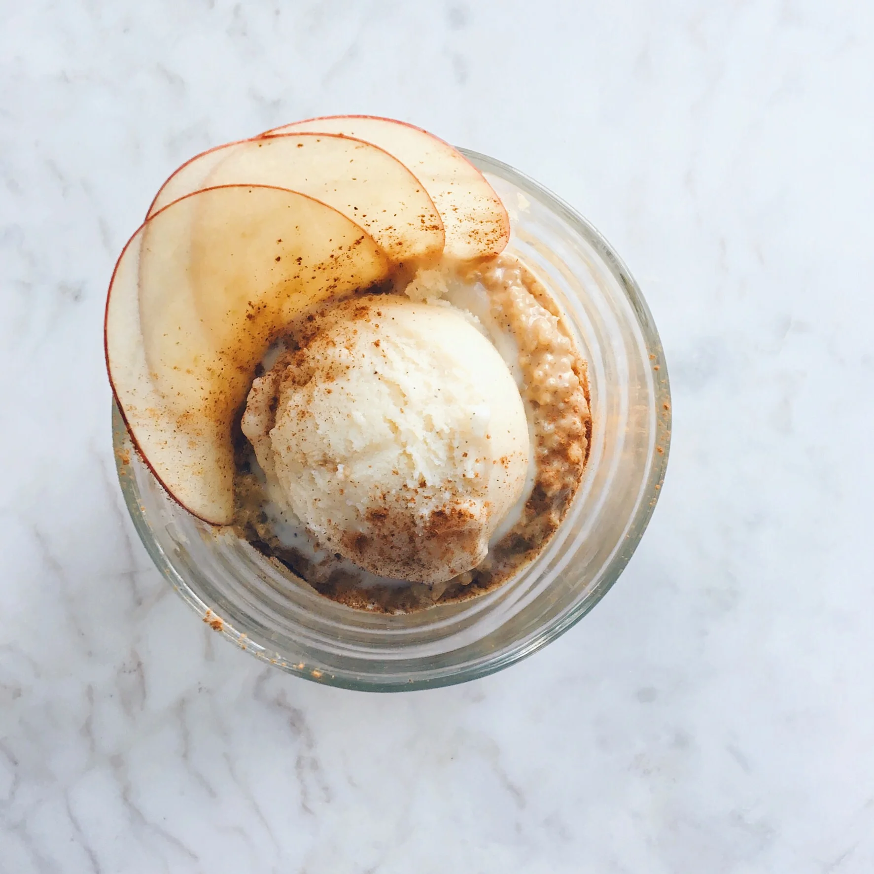 MINI-QUINOA APPLE PIE A LA MODE