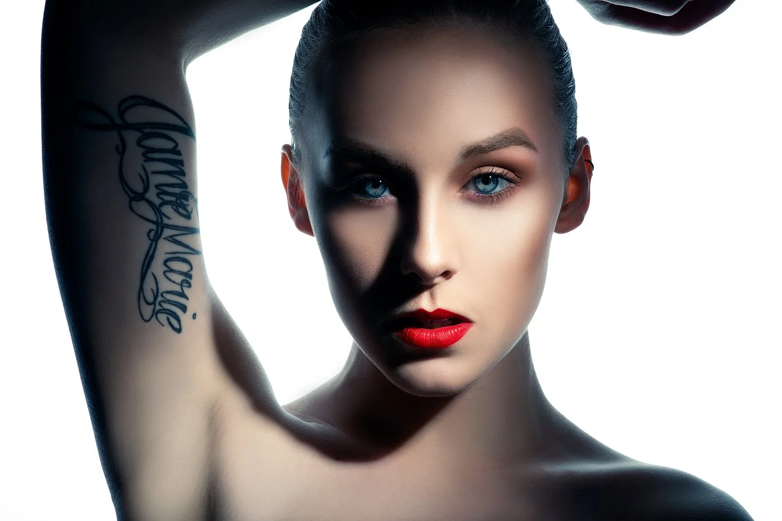 beauty-creative-lighting-photoshoot.jpg