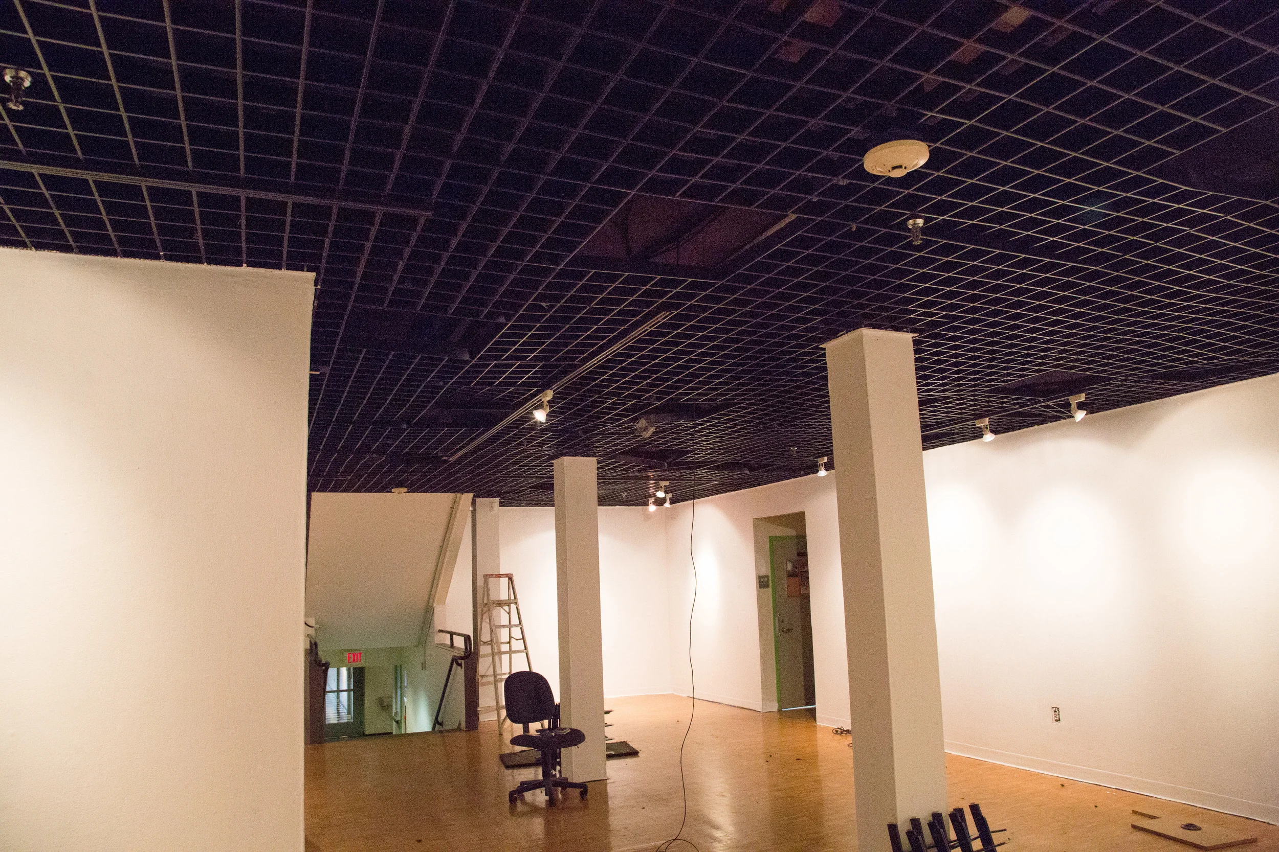 The ceiling right before its removal.