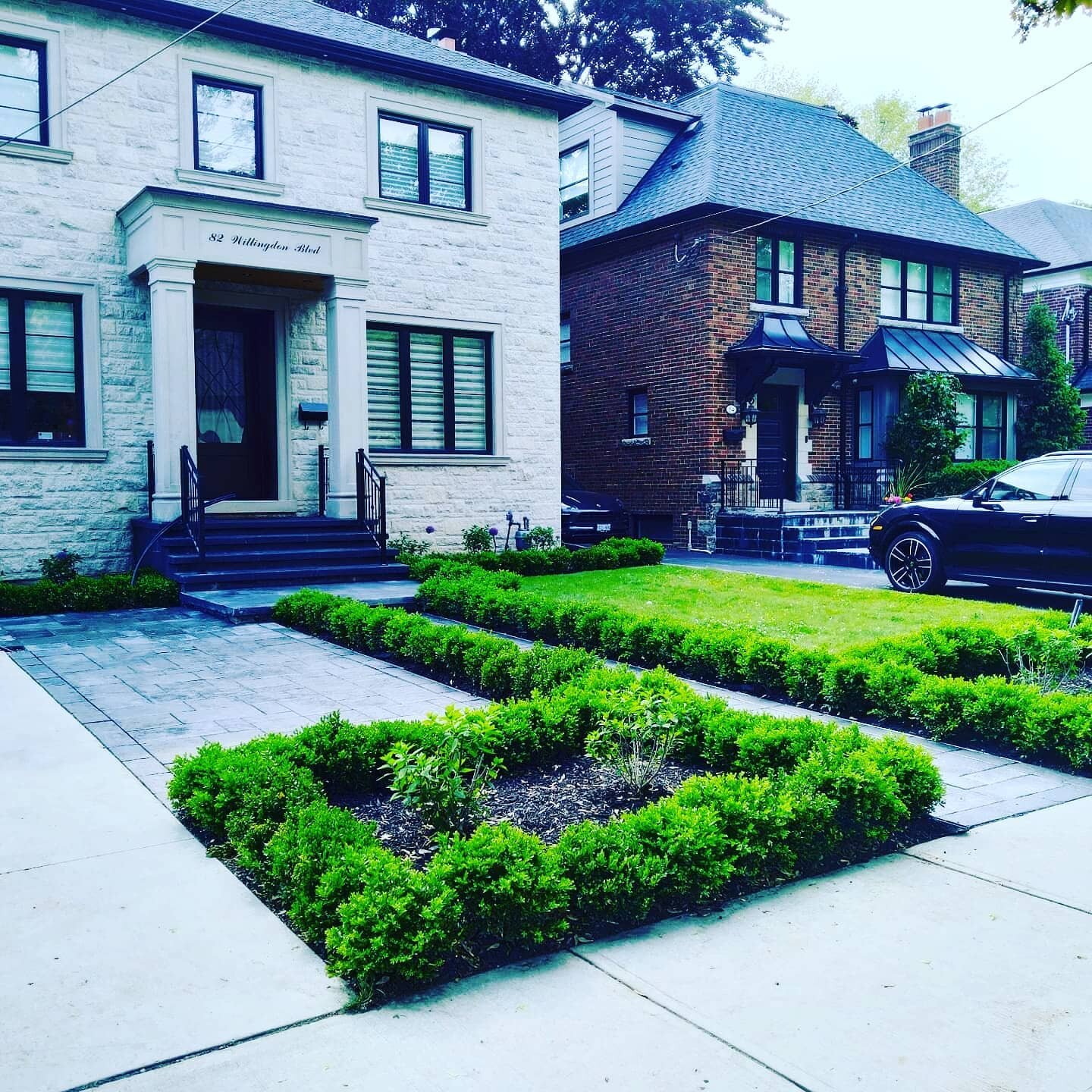 It's the curb appeal for me😎 New front walk way, parking pad &amp; planting. In a couple years these boxwoods will be magnificent hedges👷 #kingsgrovecontracting👊 
.
.
.
.
#boxwoods #landscapersofinstagram #hardscapersofinstagram #landscape #landsc