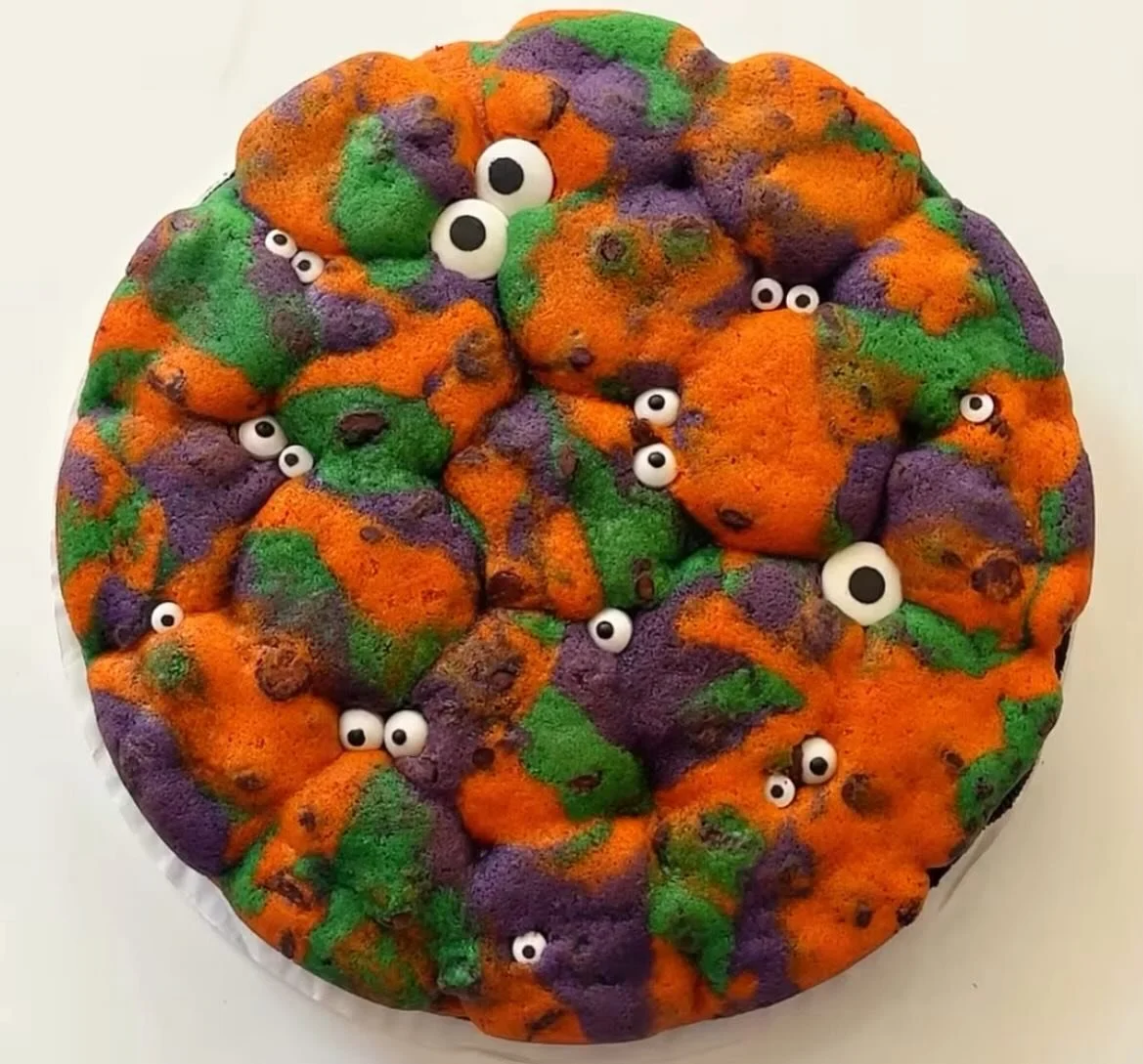 Halloween products Live at BAKEDINCOLOR.COM 
🚀 nationwide @goldbelly 
🍎 NYC @butterfieldnyc