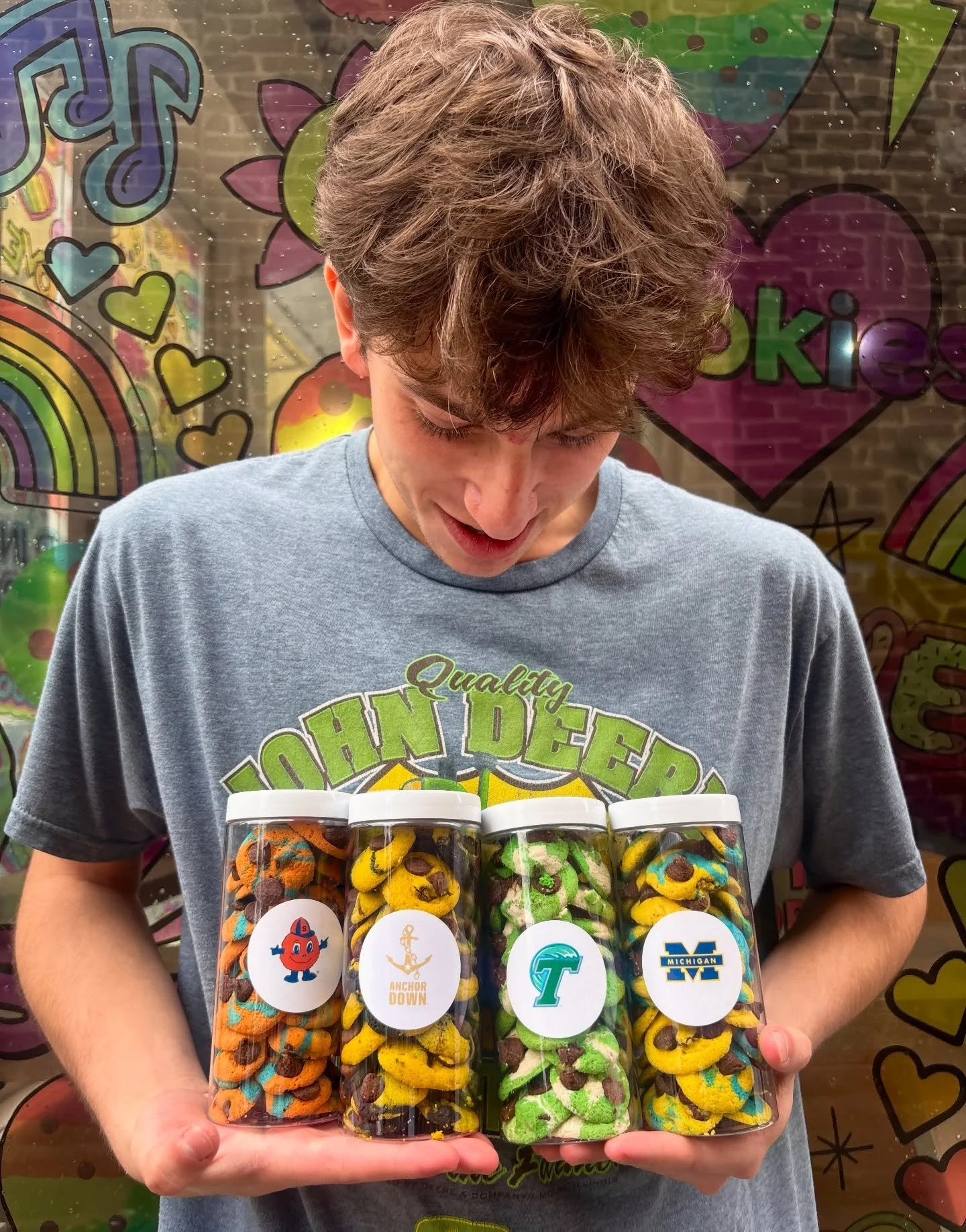 hands full with college decisions! celebrate whatever they choose with our custom college cookie tubes🎨🎓