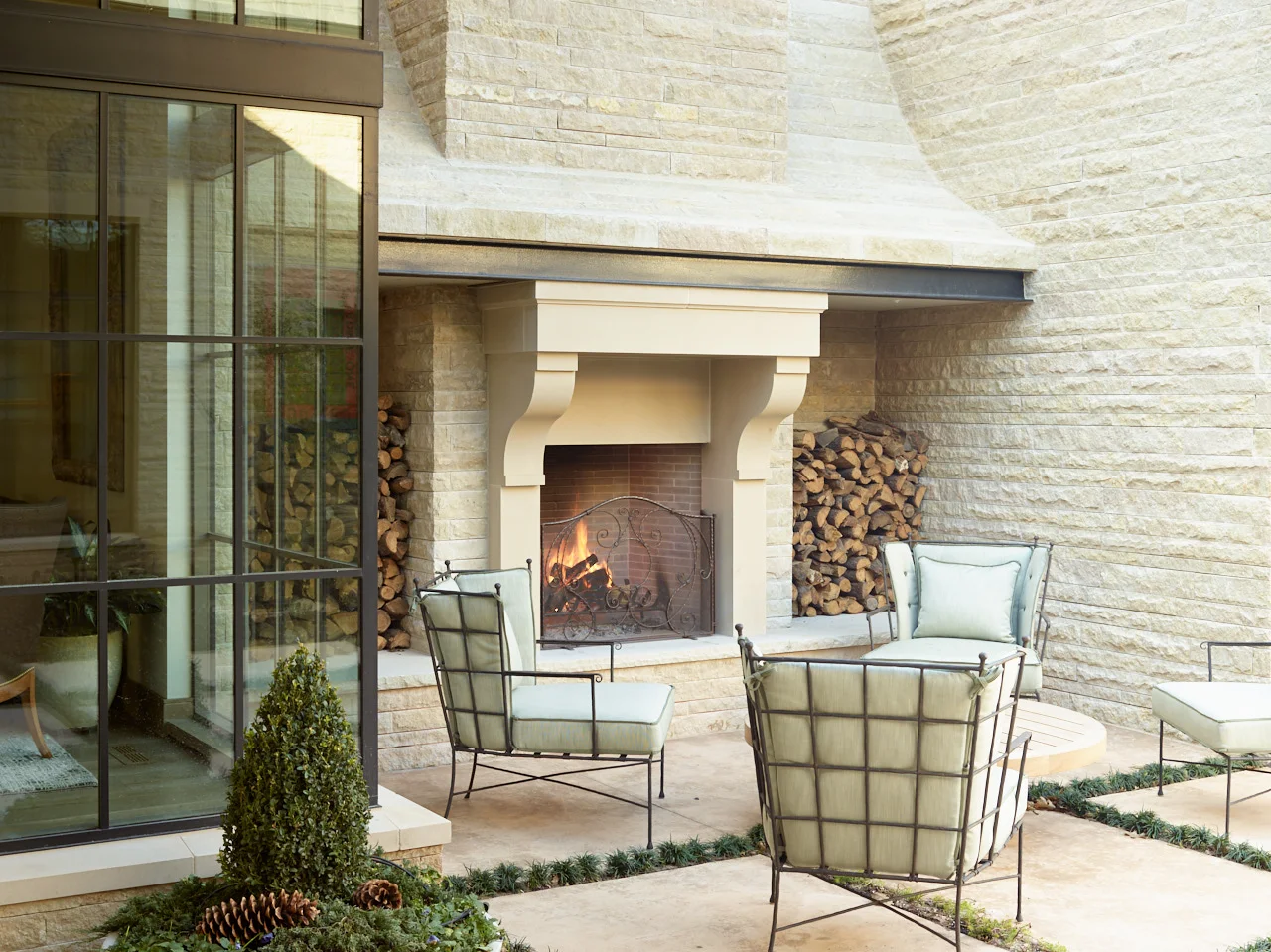 Outdoor_Fire_Place_2.jpg