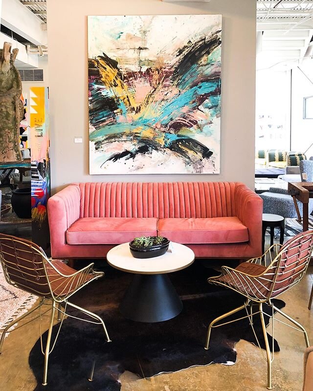 Friday Vibes! 
Stop by the studio and browse all the new vignettes and artwork. 
Swipe ⬅️ to view the art! .
.
.
.
.
#art #artist #artwork#pinl#expressionism#arte #artoftheday# a #artistsoninstagram #arts #artgallery #artists #artistsofinstagram #art