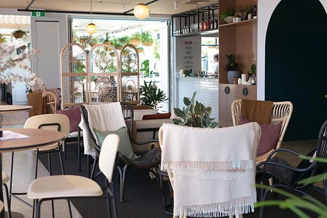 Nothing like a breezy Sunday with us in our Gin lounge. Stay nice and cozy in style 🌱
#thefernerymosman