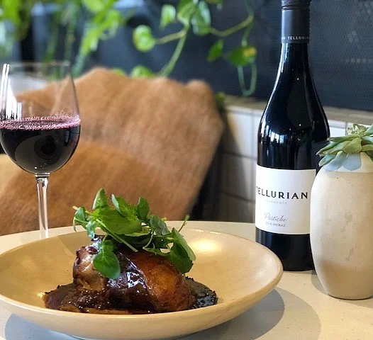 Hands up who was prepared for Sydney’s first unofficial winters day. 🙋🏼♀️
Tag your Red Wine Winter buddy and get cozy in our Harbour room this weekend. 🌱
@tellurianwinesheathcote
@greateatsco
@thefernerymosman