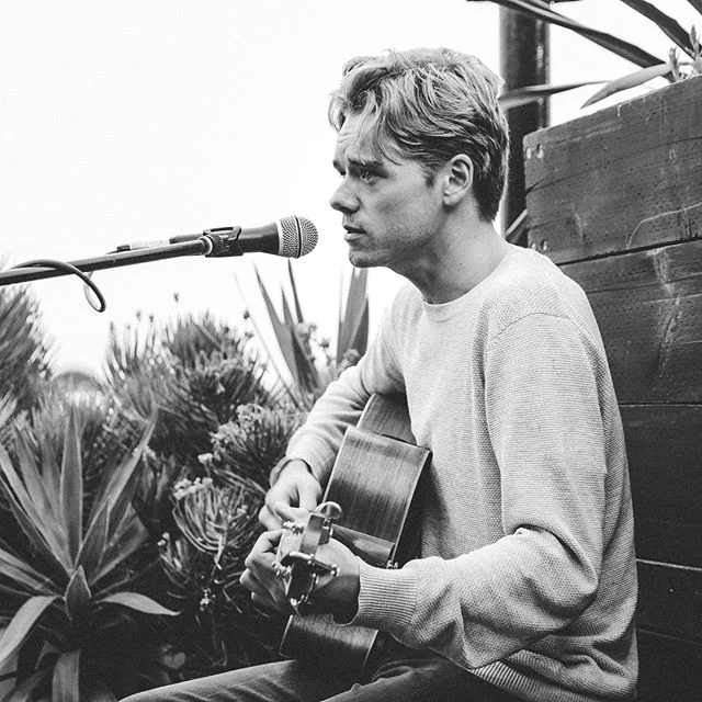 Nic Johnston kicking off our first Acoustic Rooftop Sessions.
Stay tuned for our next secret artist playing in 2 weeks. ❤️🌱
📷 @georgecondon2