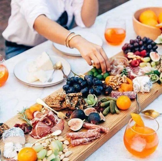 Join our communal table on Friday, as part of our Tapas in the Garden dinner series which we host monthly in collaboration with @socialtable.co ✌🏼 These dinners have been huge success so far, bringing together likeminded people around a beautiful sharing tapas menu. Get your individual seat at the group table, you never know who will be joining you for dinner!