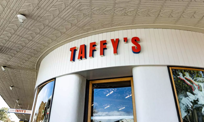 Taffy's Sports Bar now open
