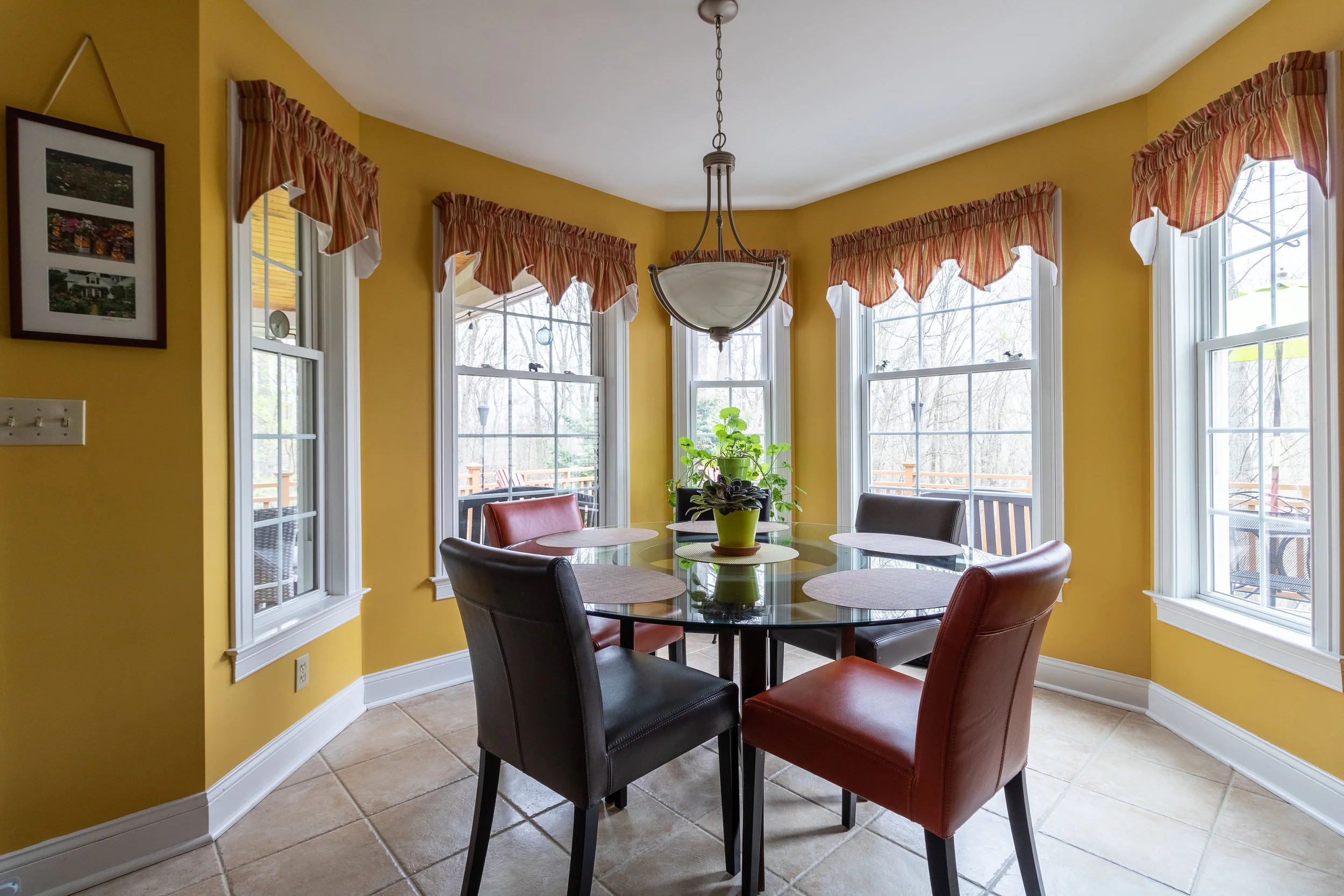 Eat-in Kitchen Area.jpg