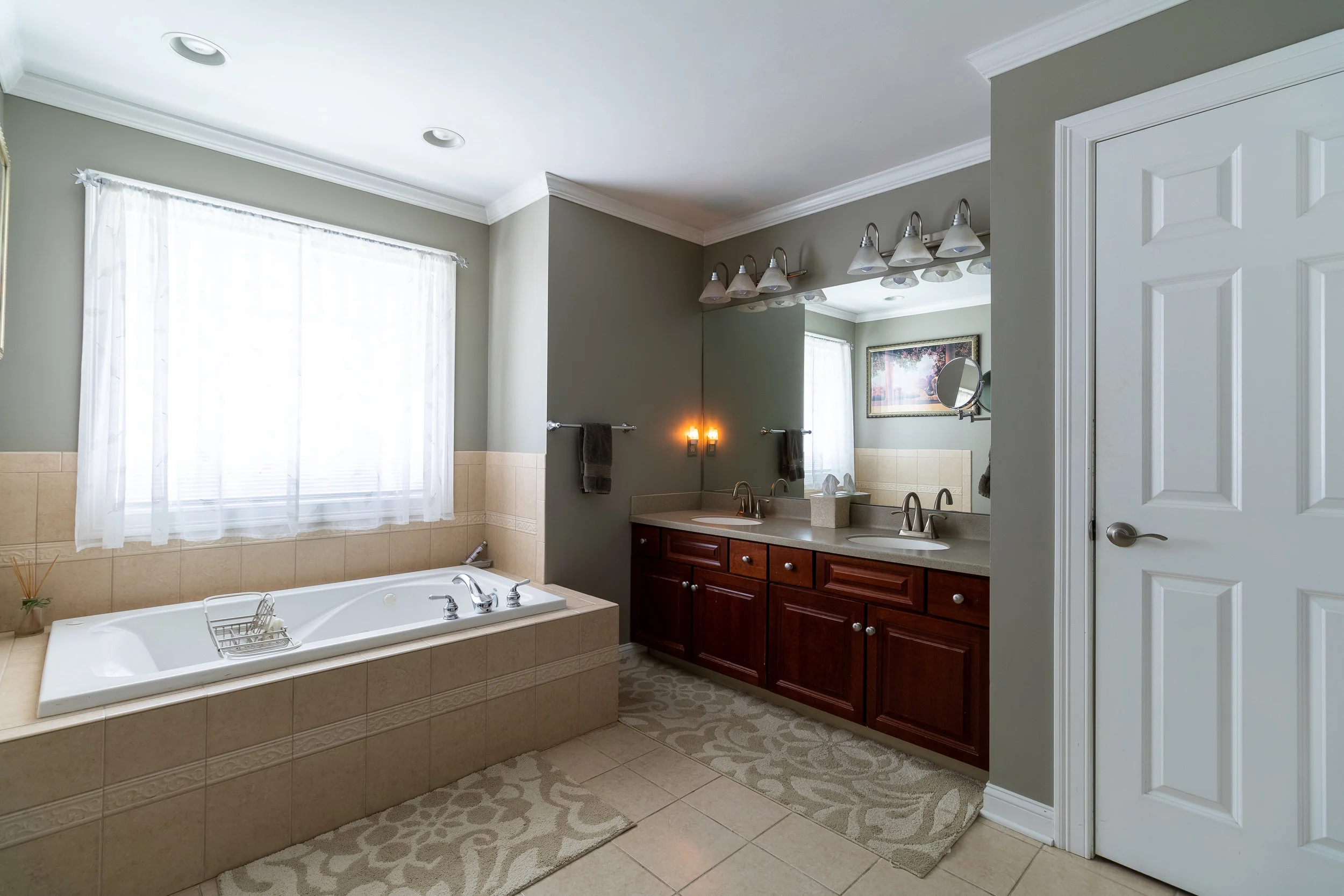 Master Bathroom 2.jpg