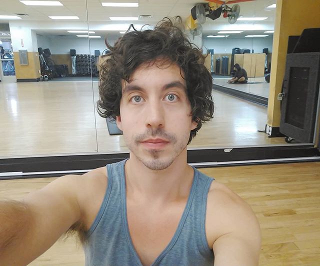 I swear I actually go to the gym when I post selfies. #Proof :p .
.
.
.
.
.

#New #Haircut #workout #fitness #fitnerd #actor #actorlife #hollywood #losangeles #gym #muscle #exercise #gay #instagay #pale #notan #scruffy #shaggy #blueeyes #FeedMe !! Lo