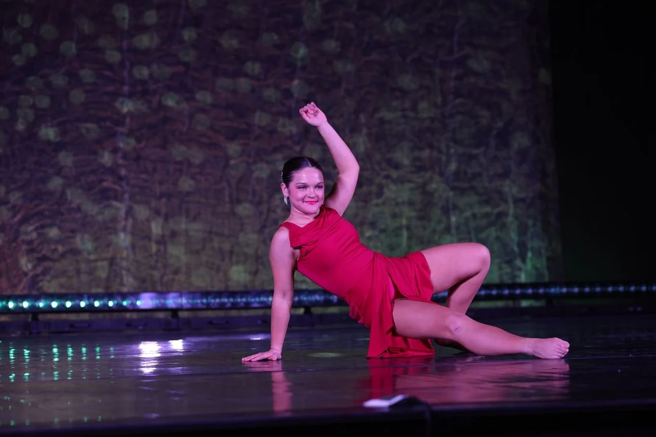 Alyssa Solo Photo 2.jpeg