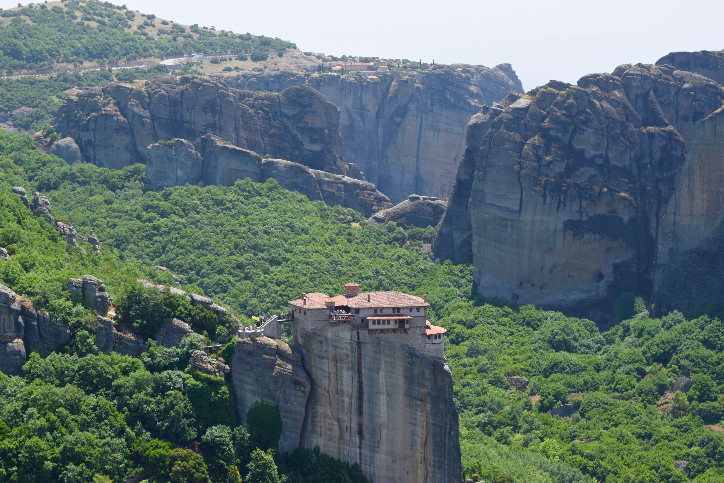 Los monasterios colgantes Meteora: visita de un día desde Salonica — Travels