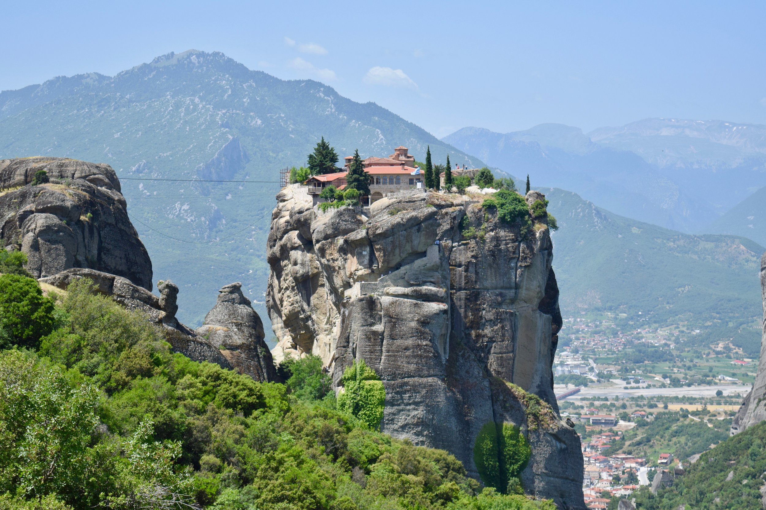 Los monasterios colgantes Meteora: visita de un día desde Salonica — Travels