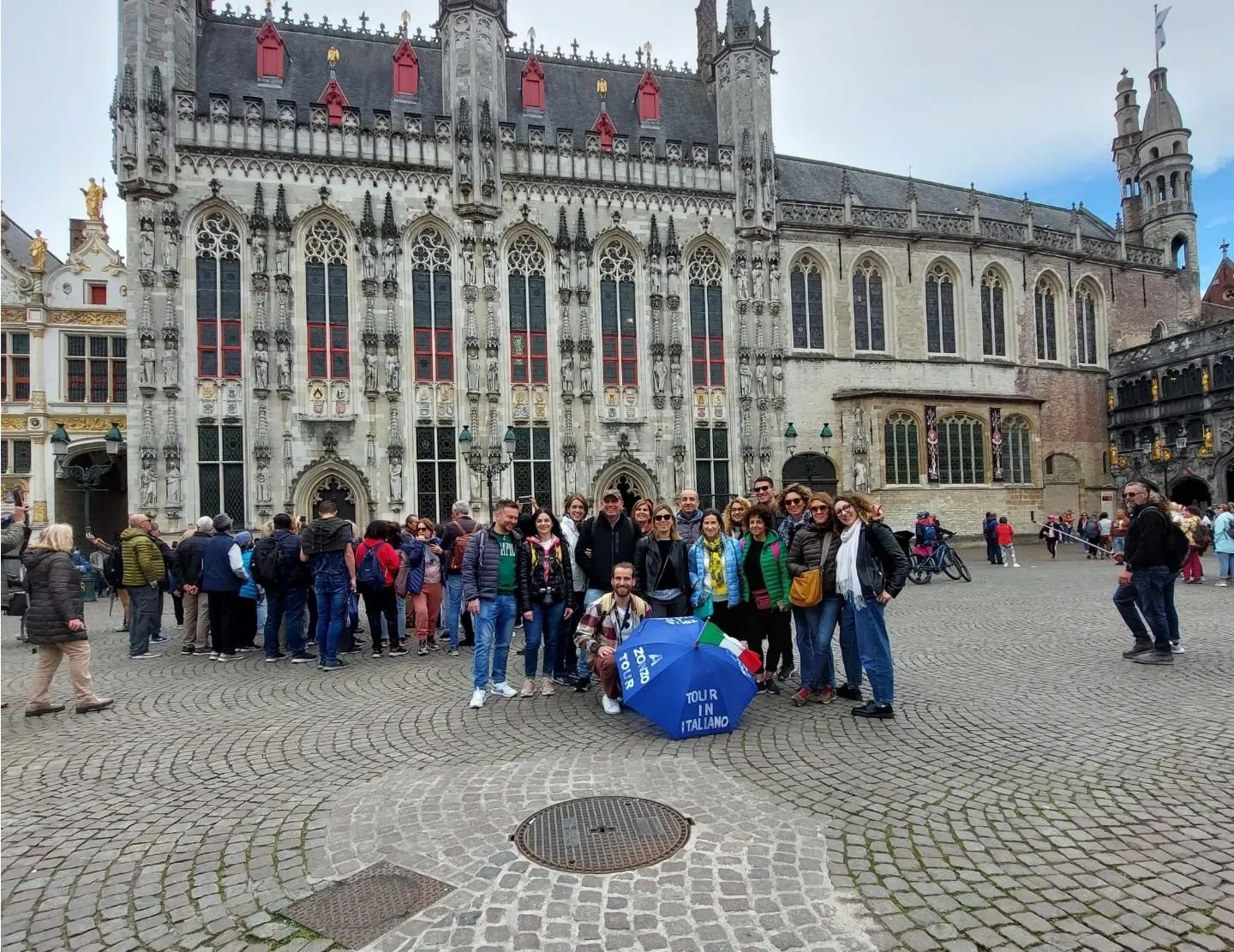 #SempreAZonzo 🔥🔥🔥
#AZonzoTour il tour degli italiano in Belgio!!! 
Free tour di Bruxelles 🇮🇹🇮🇹🇮🇹
Tour del quartiere europeo 🇪🇺🇪🇺🇪🇺
Free tour di #Bruges 🏠 💒 🏡
Tour di #Colonia e #Aquisgrana 🇩🇪
Tour di #Marsiglia 🇫🇷
. 
Potete pren