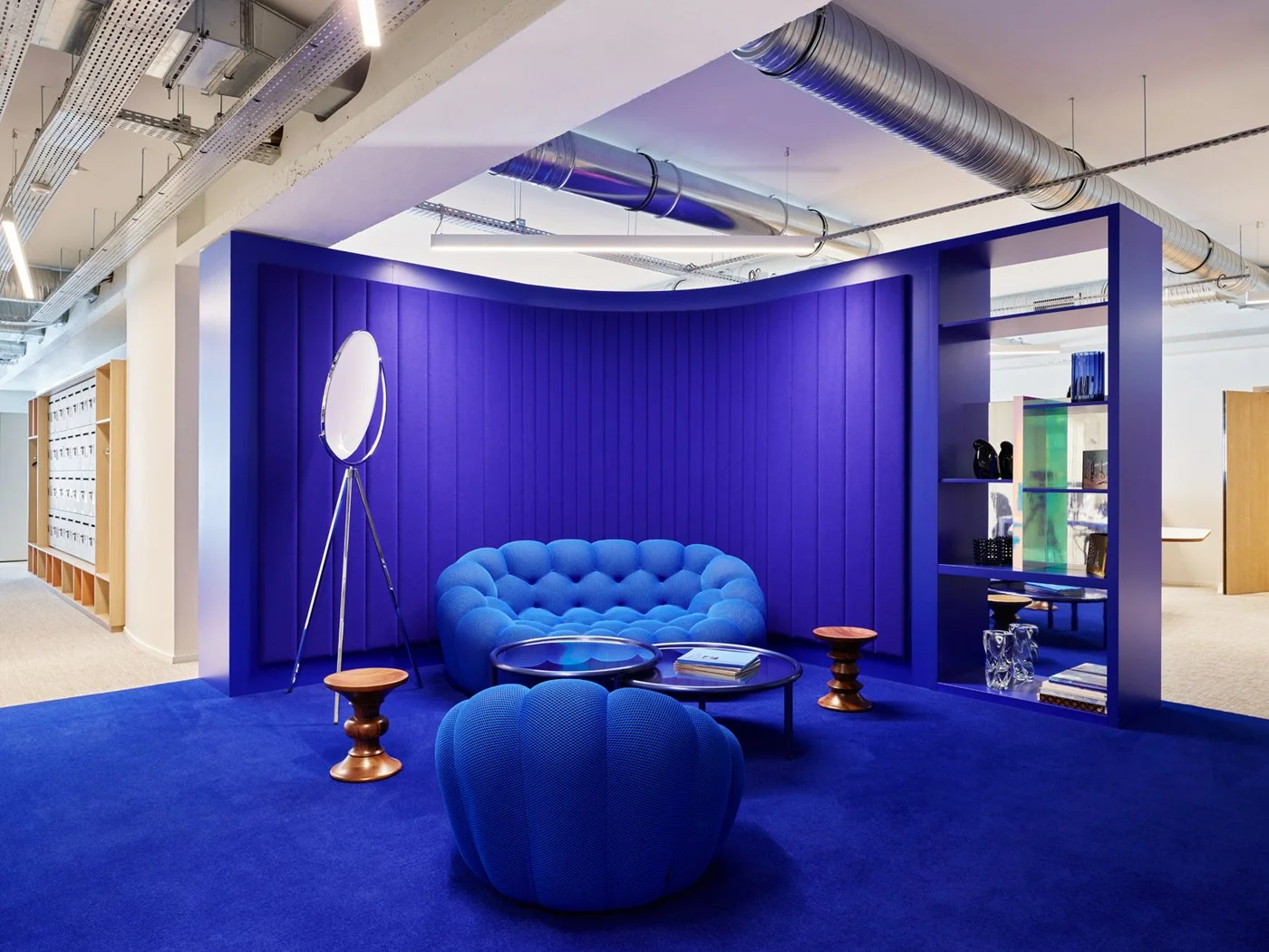 2022_03_19_AP_HOCHE_BLUE-KLEIN-INT_0243.jpg