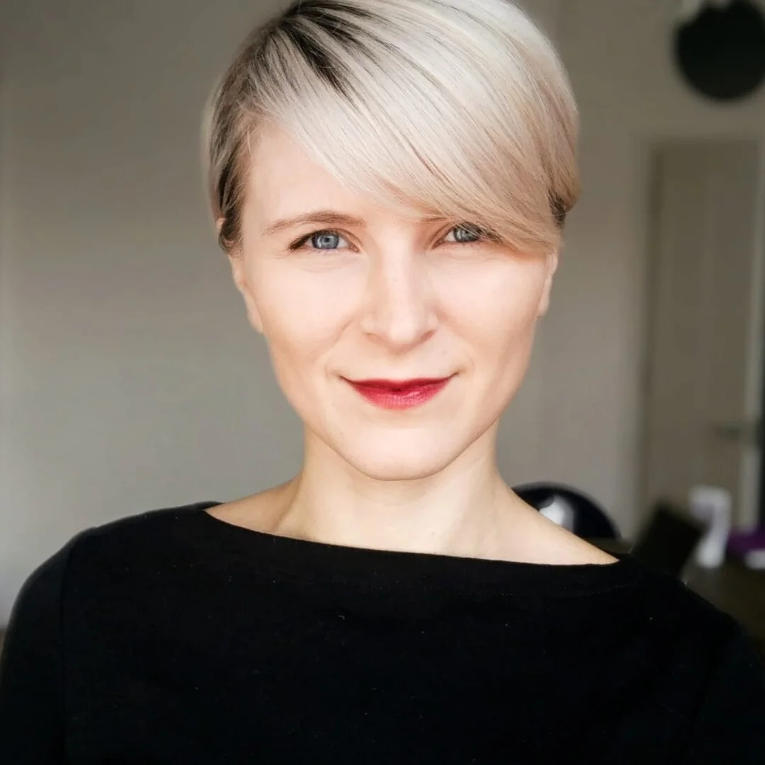 Irina Kondrashova Headshot.jpg