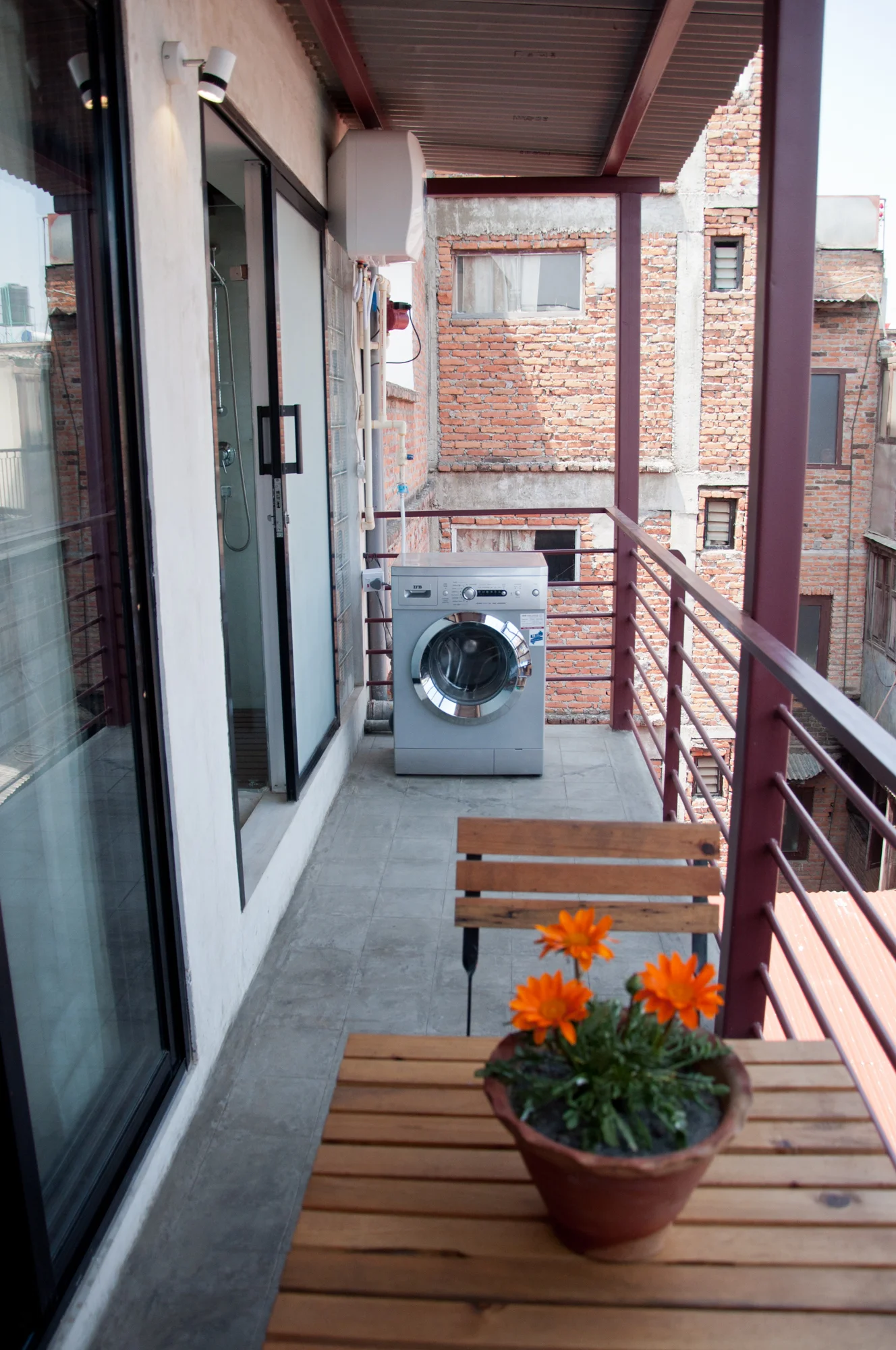 Bedroom's balcony and your own washing machine
