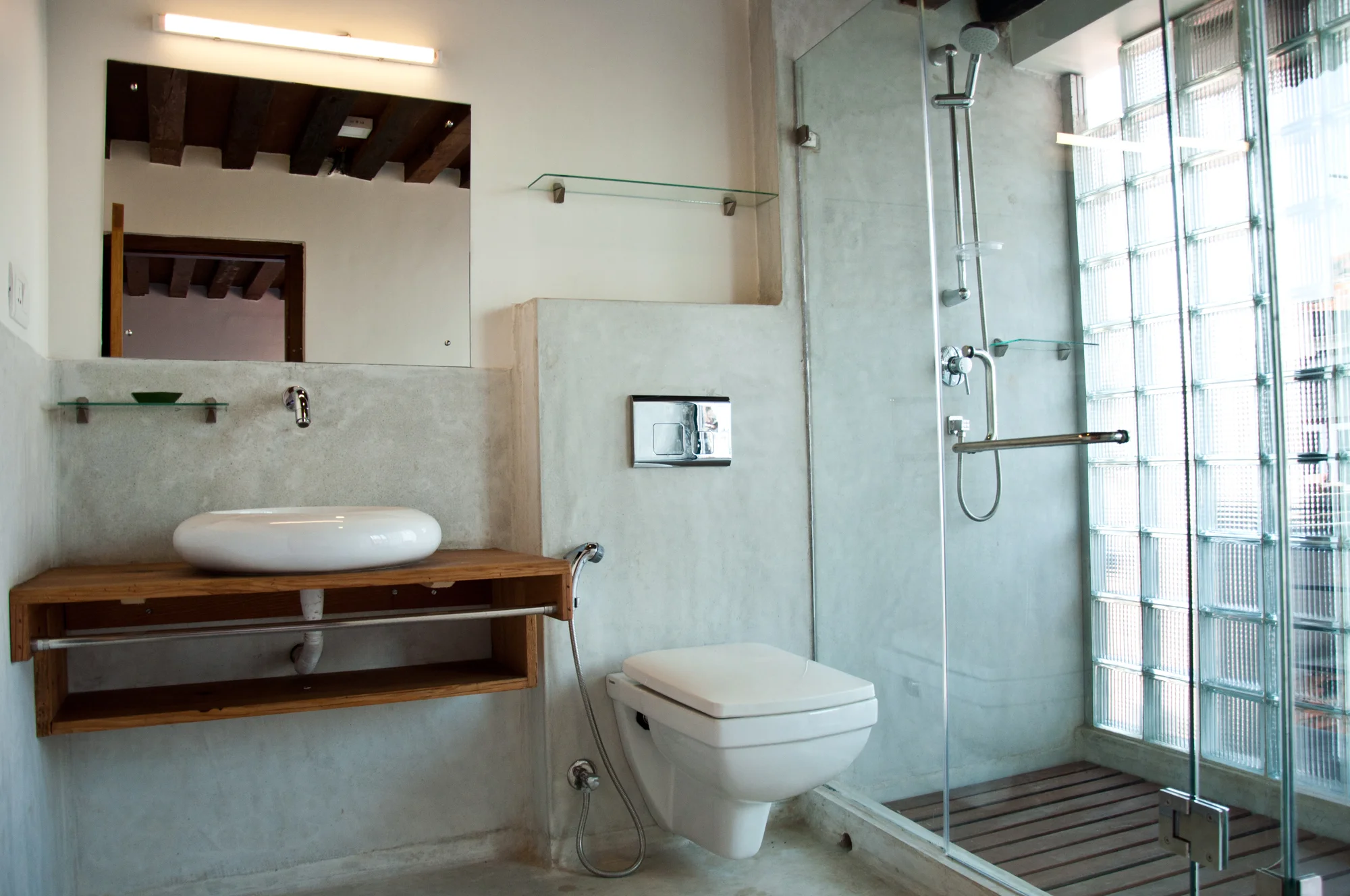 Bright and modern bathroom with 24h hot shower.