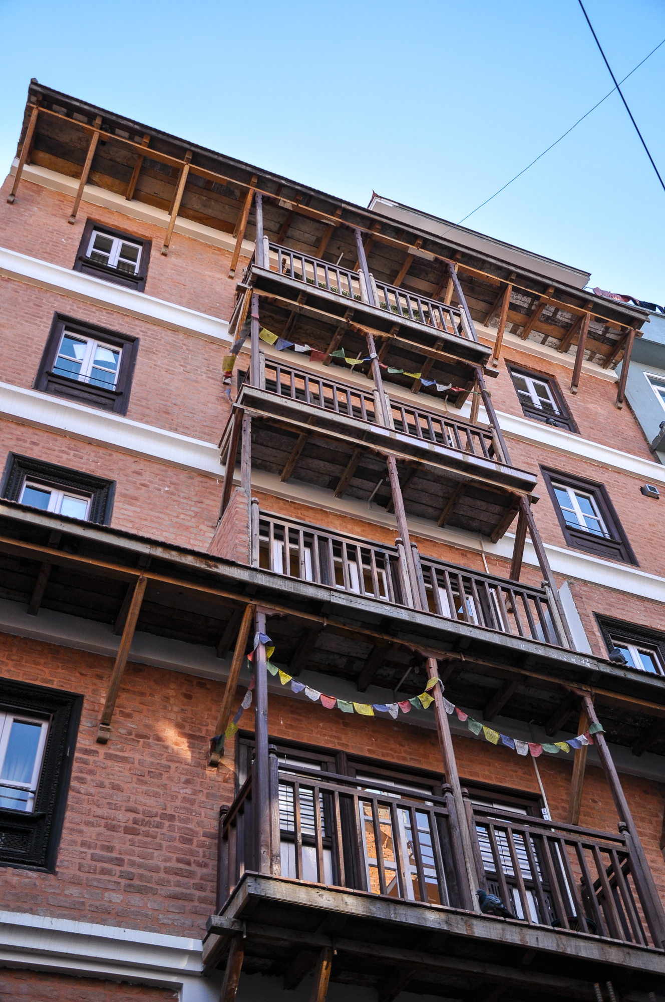 View of the front facade of Ombahal House