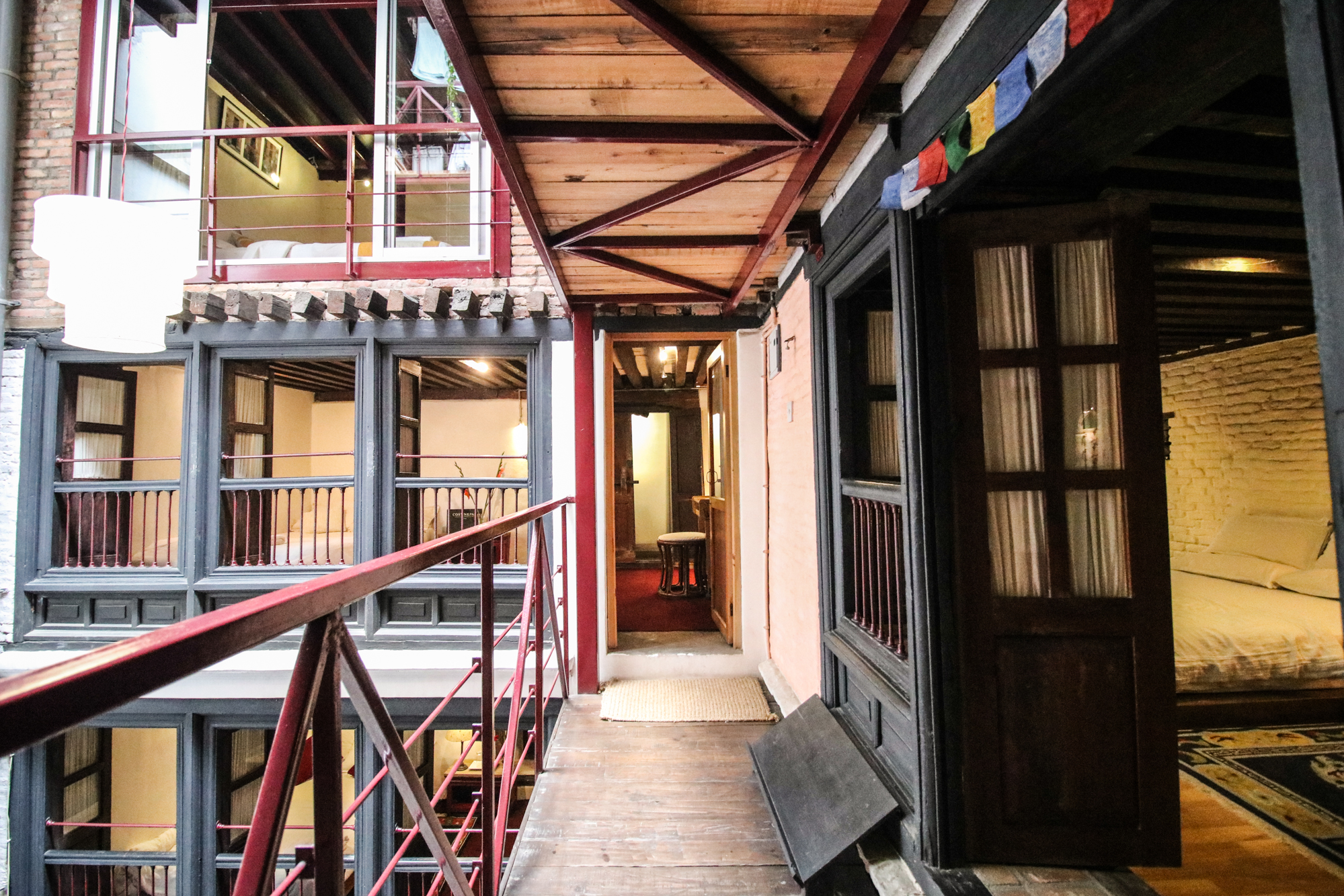 there are two entrance doors in this unit, one goes to double room and one to single room.