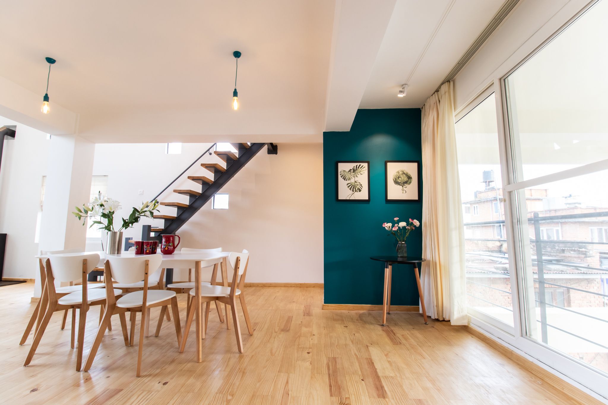Relaxing colour combination just when you enter your apartment.