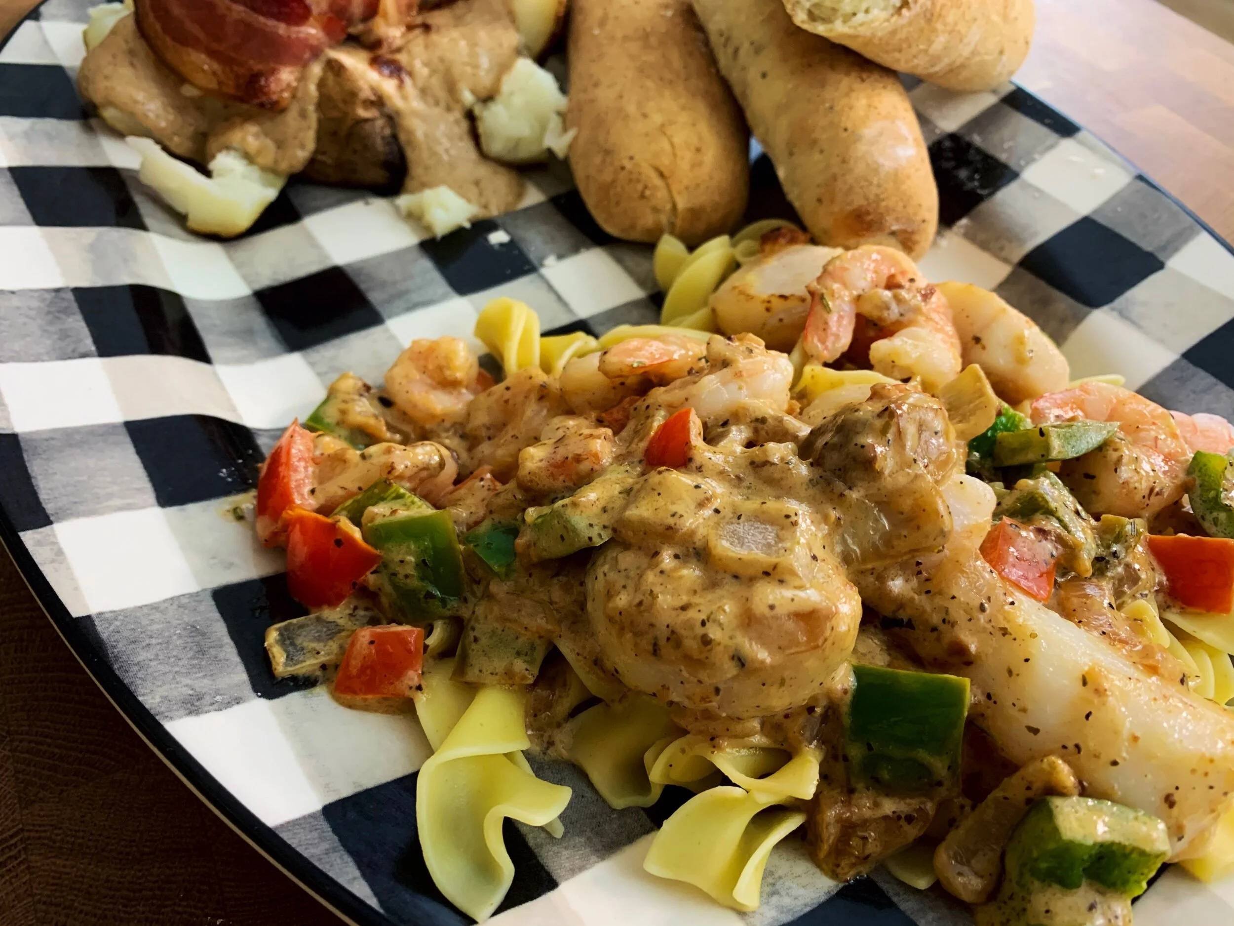 C'est La Cuisine Feature: Scallop and Shrimp Pasta