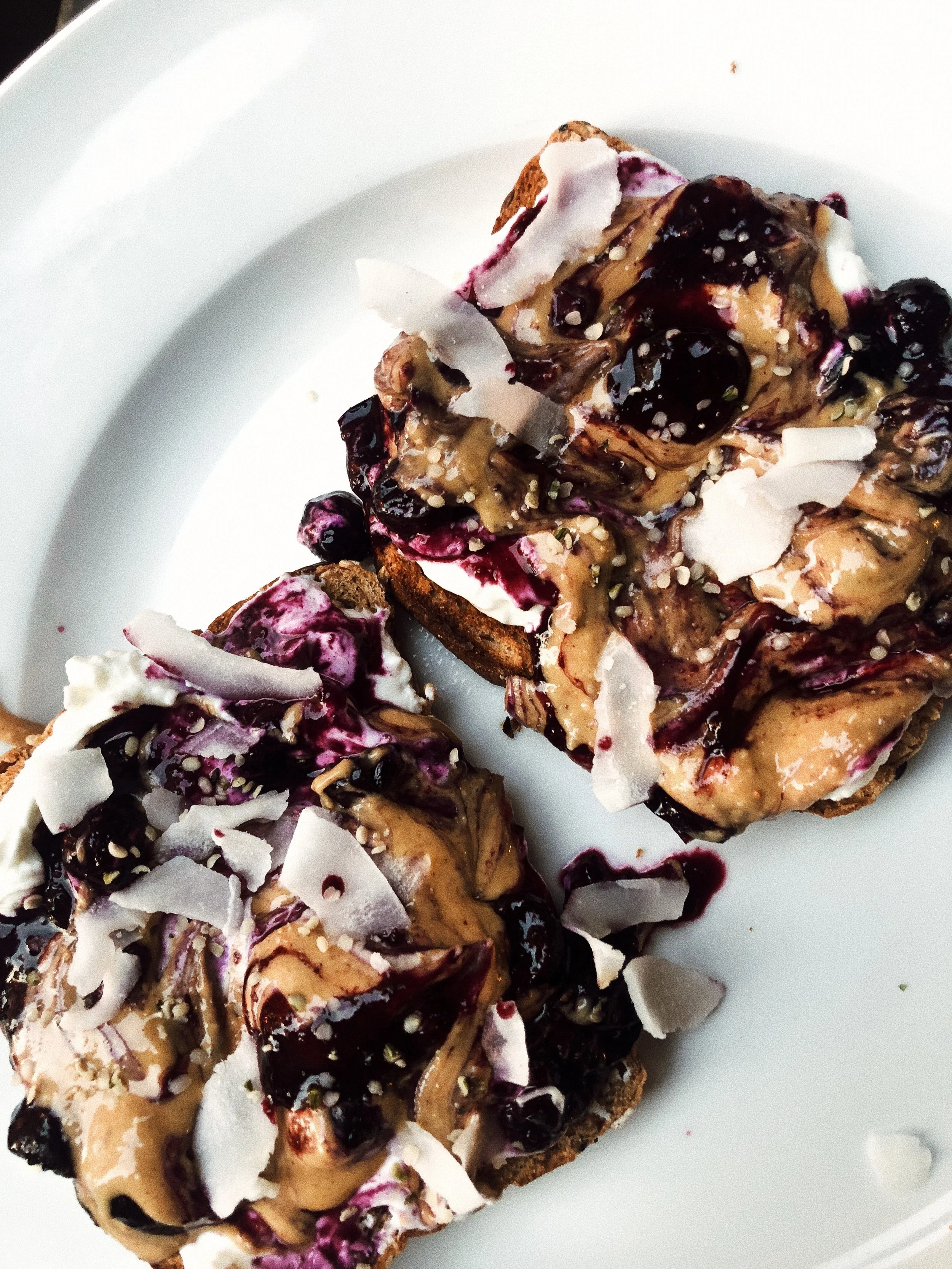 Open Face Blueberry "Pie" Toast With Greek Yogurt &amp; Peanut Butter