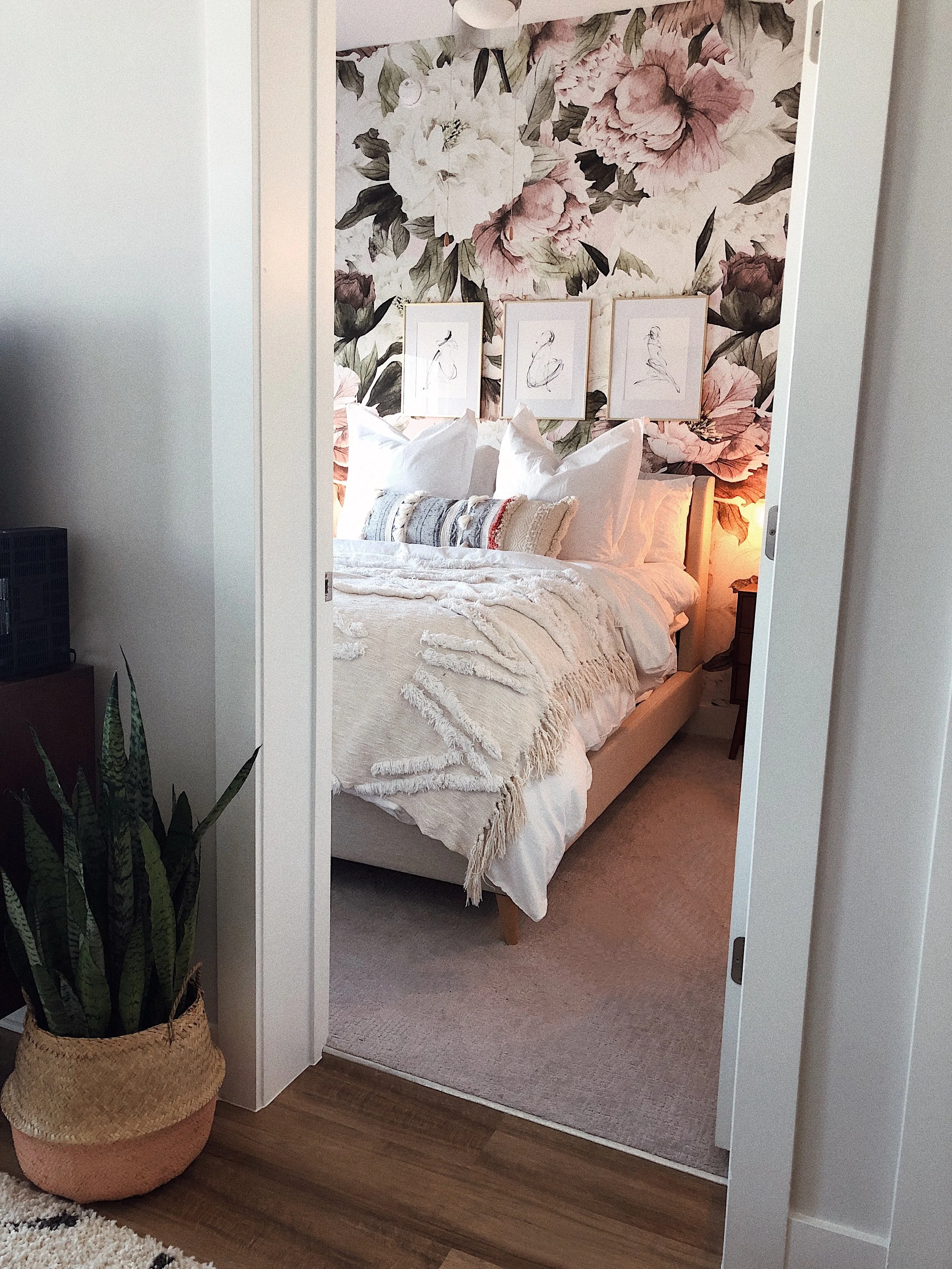 peony wallpaper bedroom.jpeg