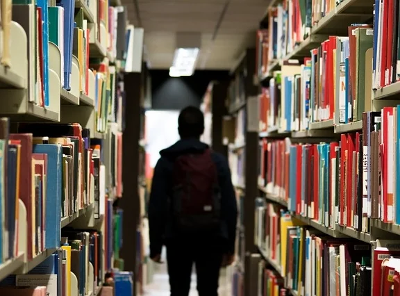 library-922998_640.jpg