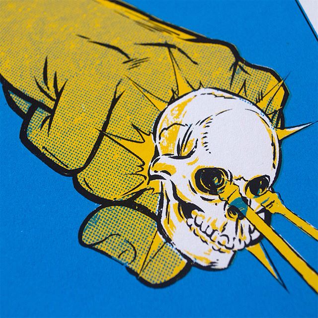 The Skull. 3-color screen print of our version of the card number 42 from the mexican Loter&iacute;a. Curated and edited by Roger Omar as part of an international illustrated remake of the popular game. 💀⚡️⚡️
We have managed to wangle a little, tiny