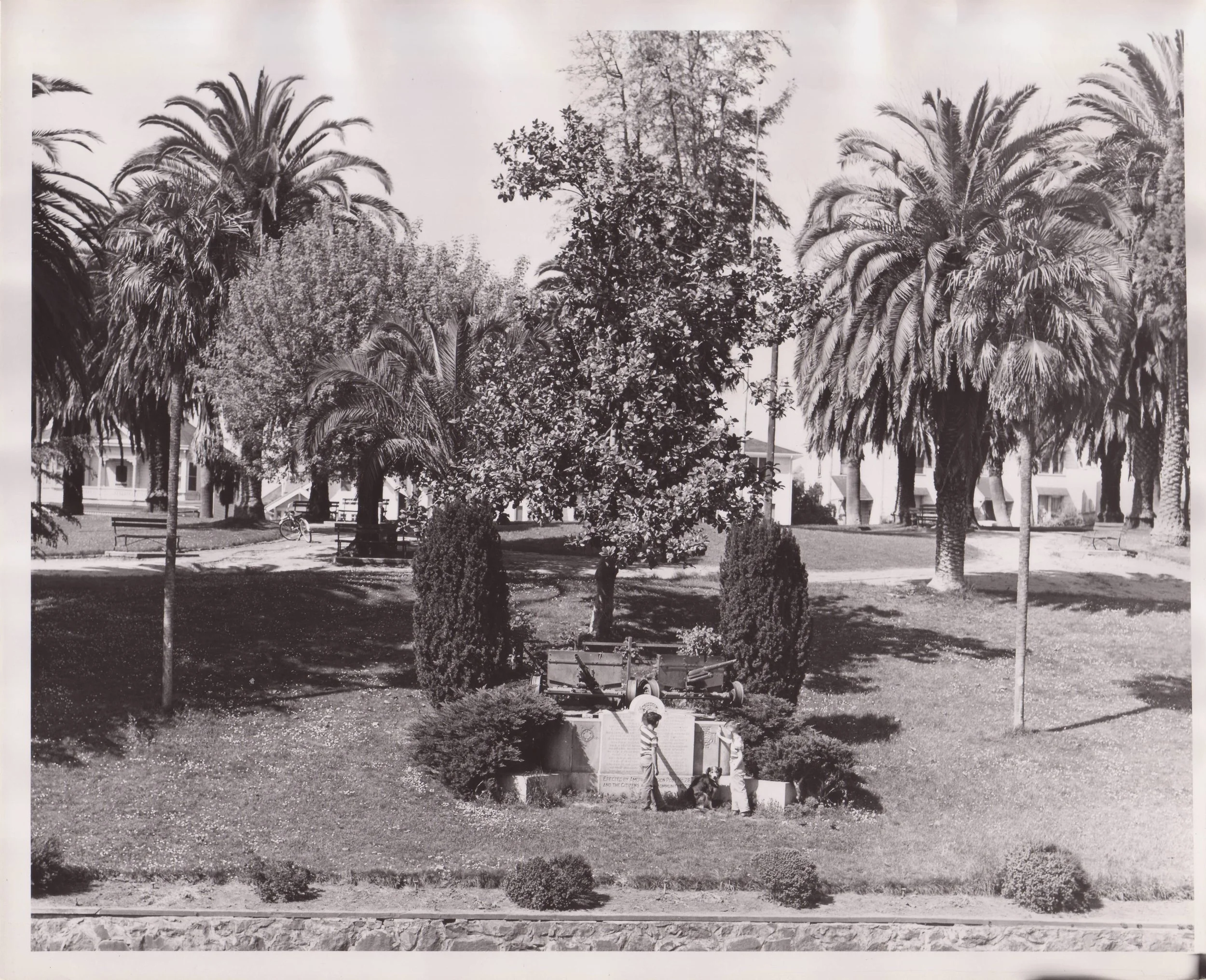During WWII the first memorial cannon was sent away to be repurposed as part of the war effort. The later, WWII Memorial incorporated parts of the WWI Memorial. Photo courtesy of the Sonoma County Library.&nbsp;