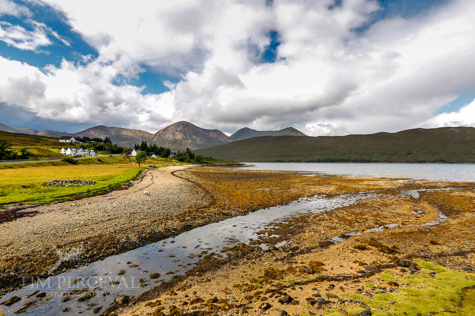  Loch Ainort shoreline overlooking the hills of Marsco, Isle of Skye 