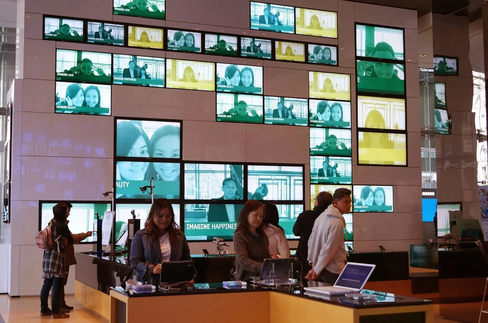  Capture wall is a large canvas where visitors can use digital cameras to create their large-scale portraits.&nbsp; 