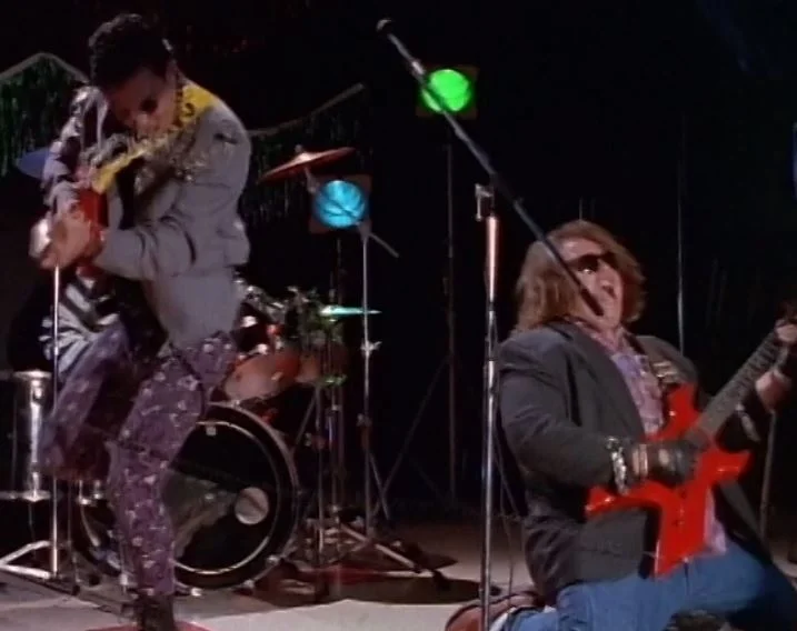Episode Discussed : S01E33: The Yolk's On You