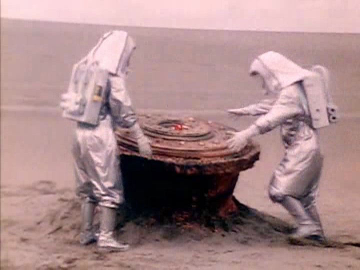 Episode Discussed : S01E01: Day of the Dumpster