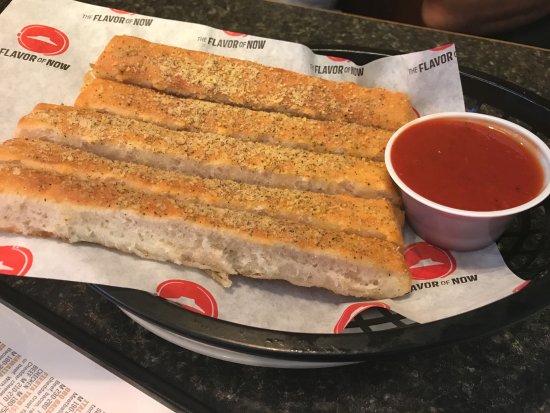 bread-sticks-pizza-hut.jpg
