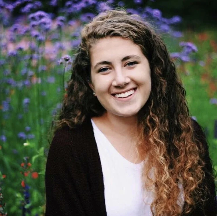 Name: Hannah Chosid Pronouns: she/her/hers Year: Sophomore Major: Sociology Years on EnCore: 3 Fun Fact: I took a picture with Justin Bieber when I was 12.