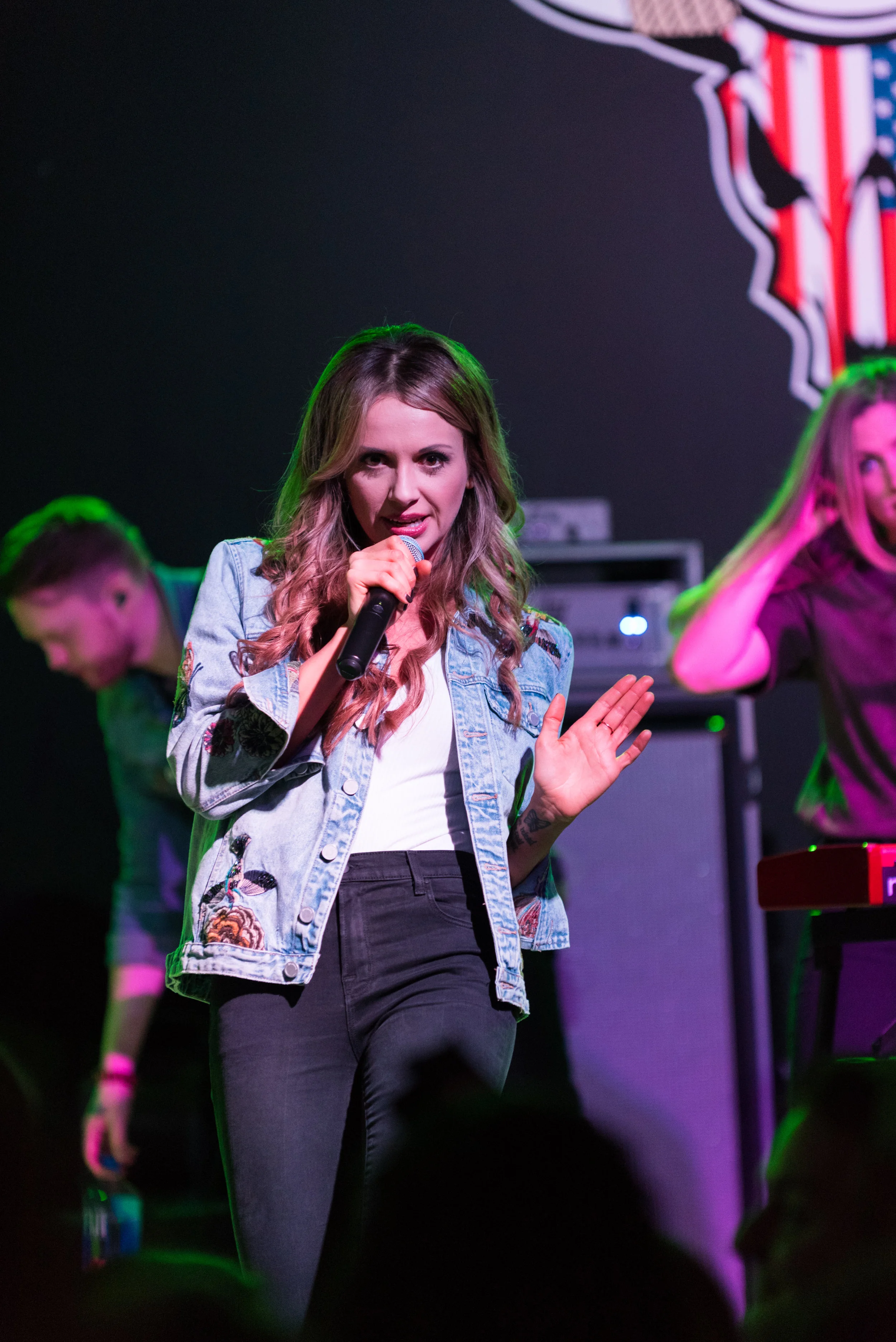 Carly Pearce-2.jpg