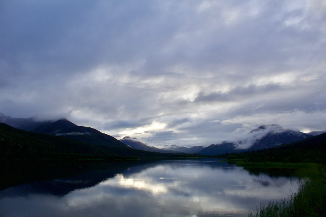 Mountain River Willowhandle Lake.jpg